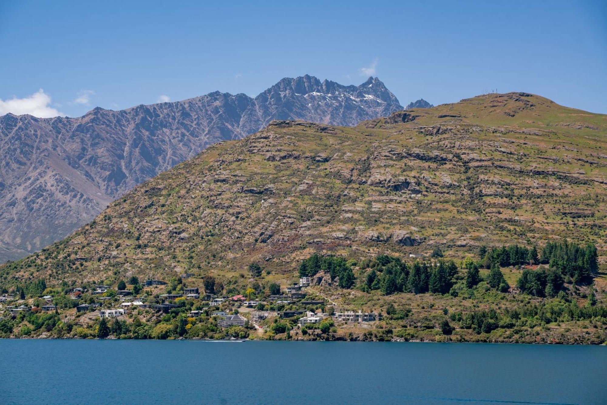 Lakefront Living At Remarkables Retreat - Eight Distretto di Distretto di Queenstown Esterno foto