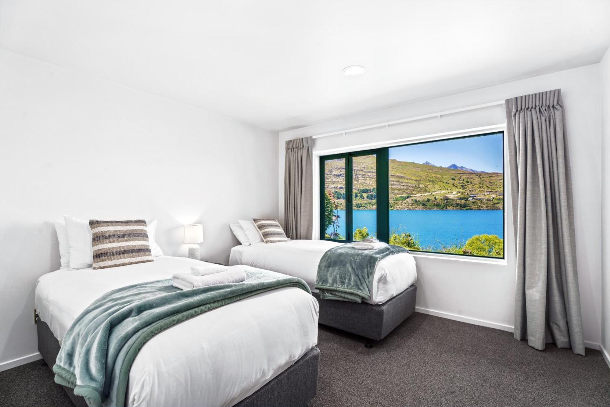Lakefront Living At Remarkables Retreat - Eight Distretto di Distretto di Queenstown Esterno foto