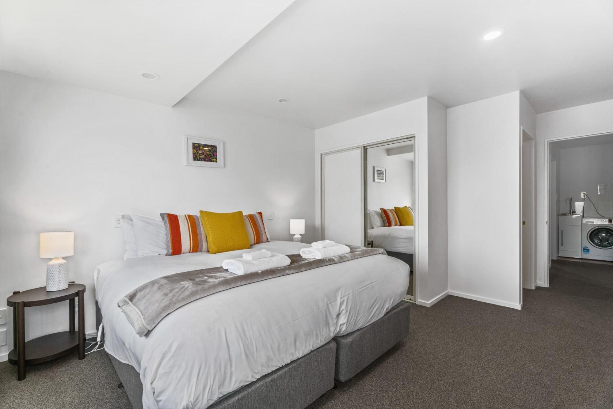 Lakefront Living At Remarkables Retreat - Eight Distretto di Distretto di Queenstown Esterno foto