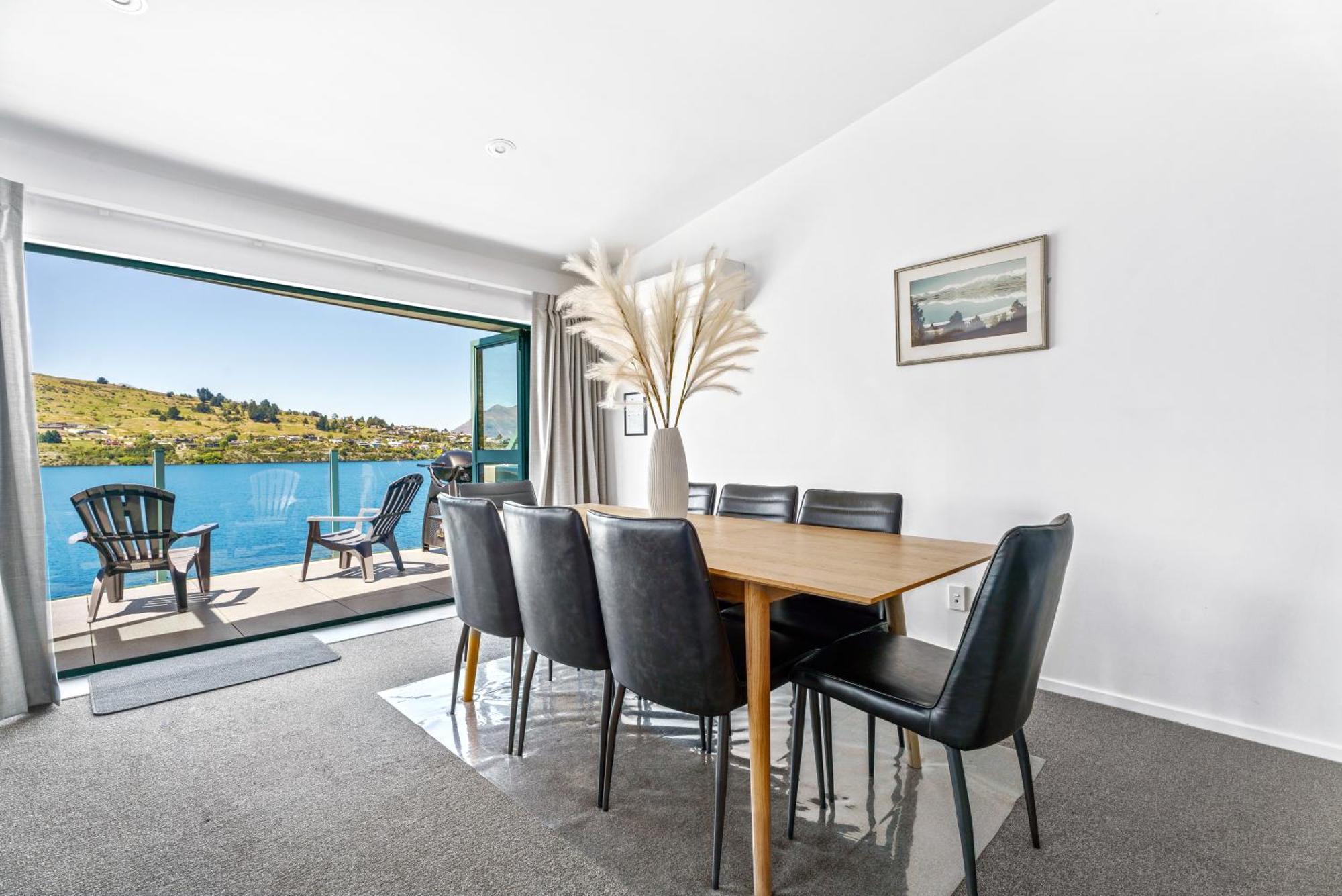 Lakefront Living At Remarkables Retreat - Eight Distretto di Distretto di Queenstown Esterno foto