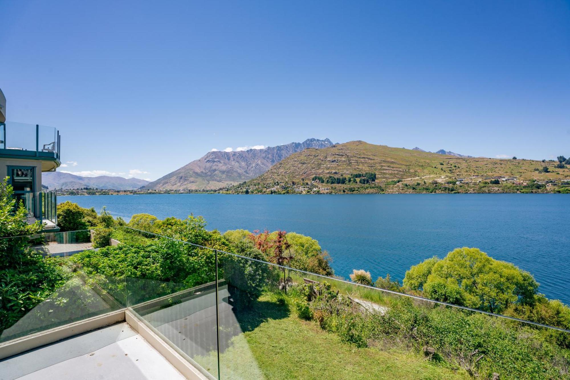 Lakefront Living At Remarkables Retreat - Eight Distretto di Distretto di Queenstown Esterno foto