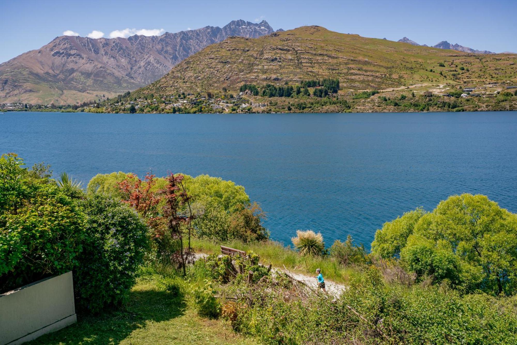 Lakefront Living At Remarkables Retreat - Eight Distretto di Distretto di Queenstown Esterno foto